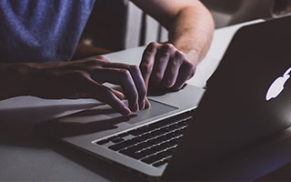 开云体育_《新倚天屠龙记手游》电竞赛事首秀，精彩对决引关注