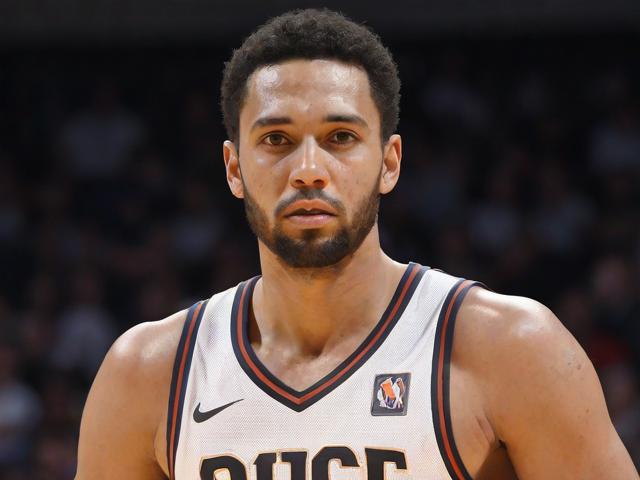 开云体育_ 76人赛季总结：恩比德的表现如何改变球队？，76人队的恩比德伤情