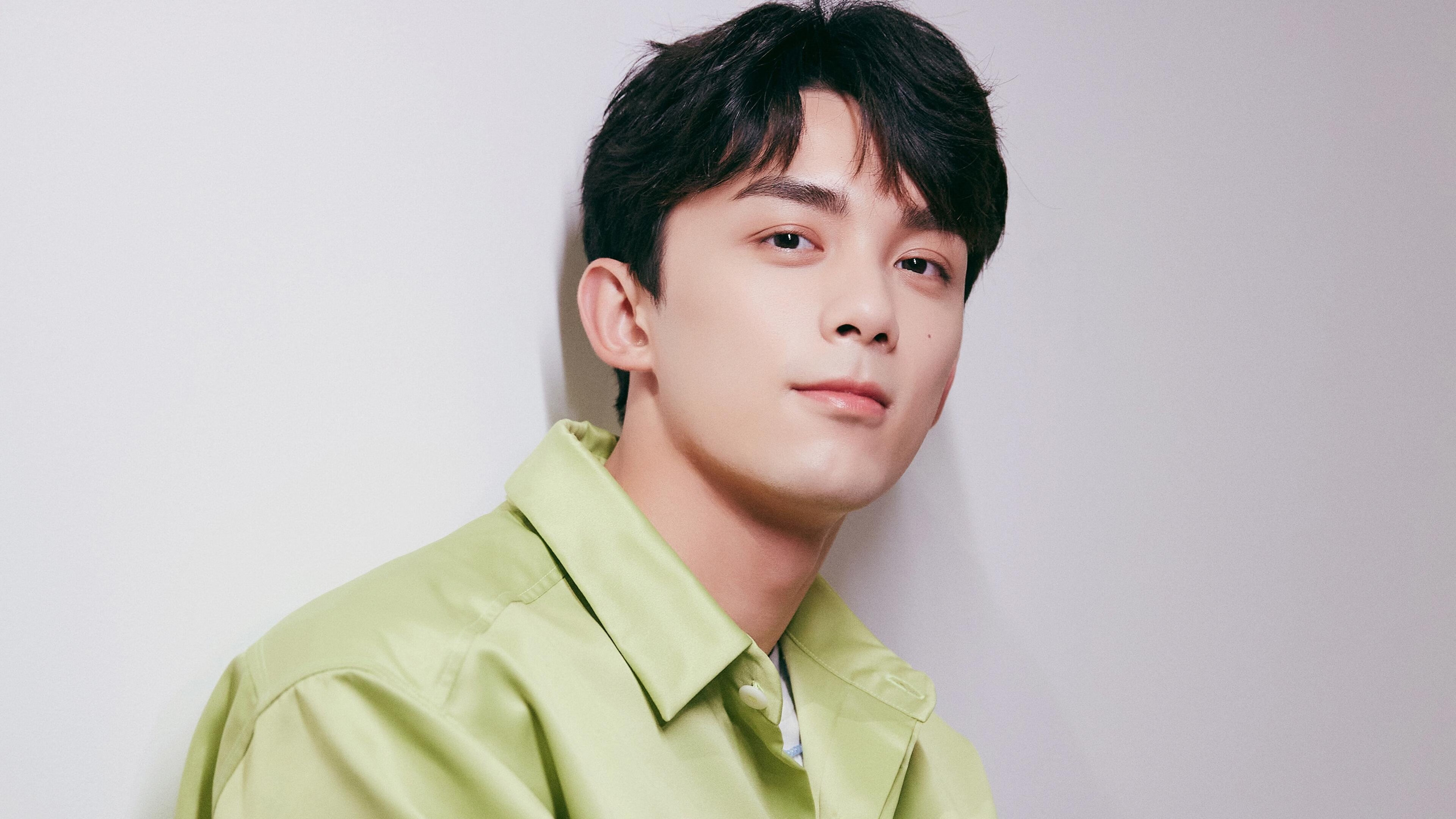 《明星电子竞技解说:带你领略每场激战的精彩!》,明星x电竞选手