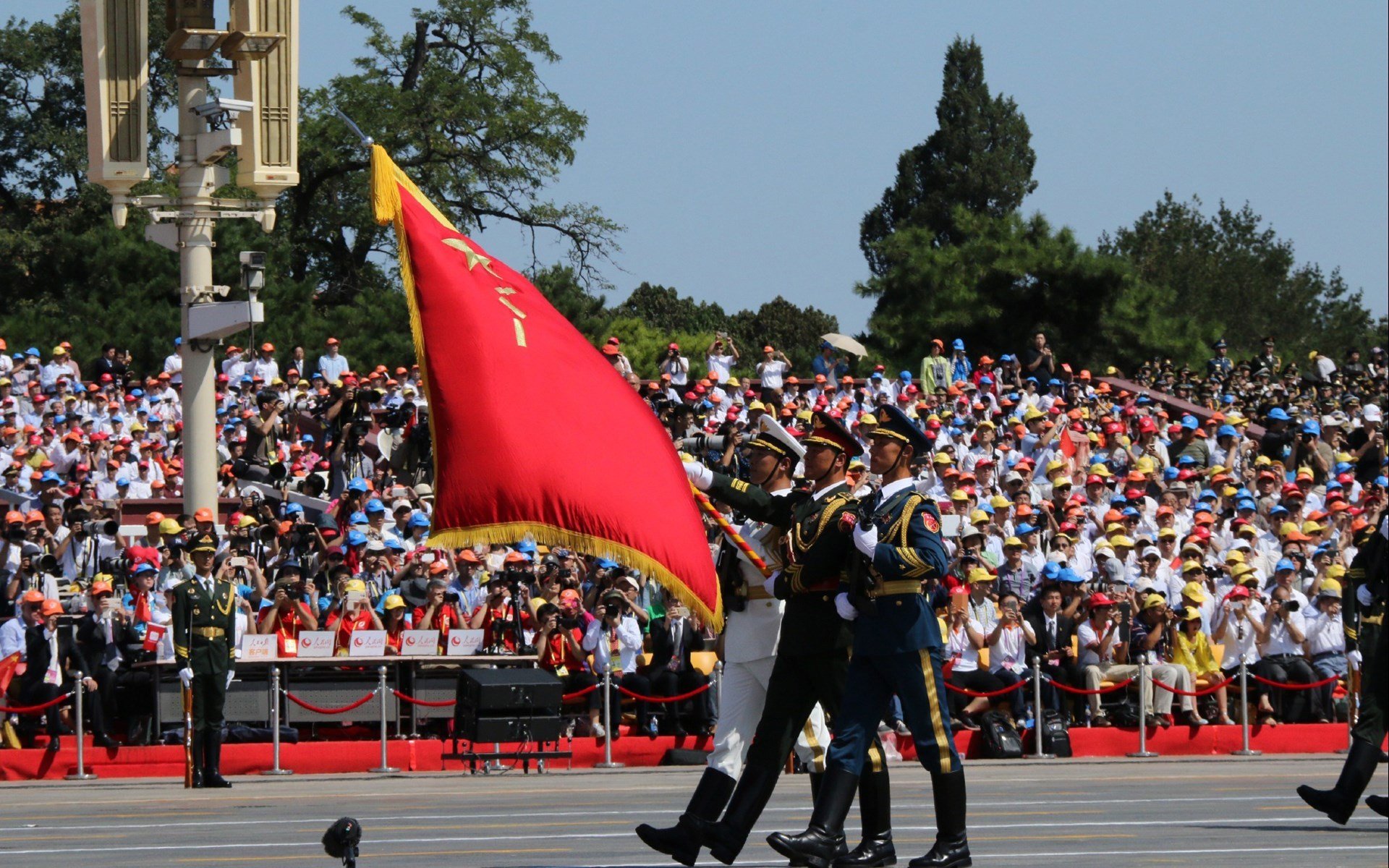 球星被包夹时是否应优先寻找底角射手,本赛季nba球员被包夹次数