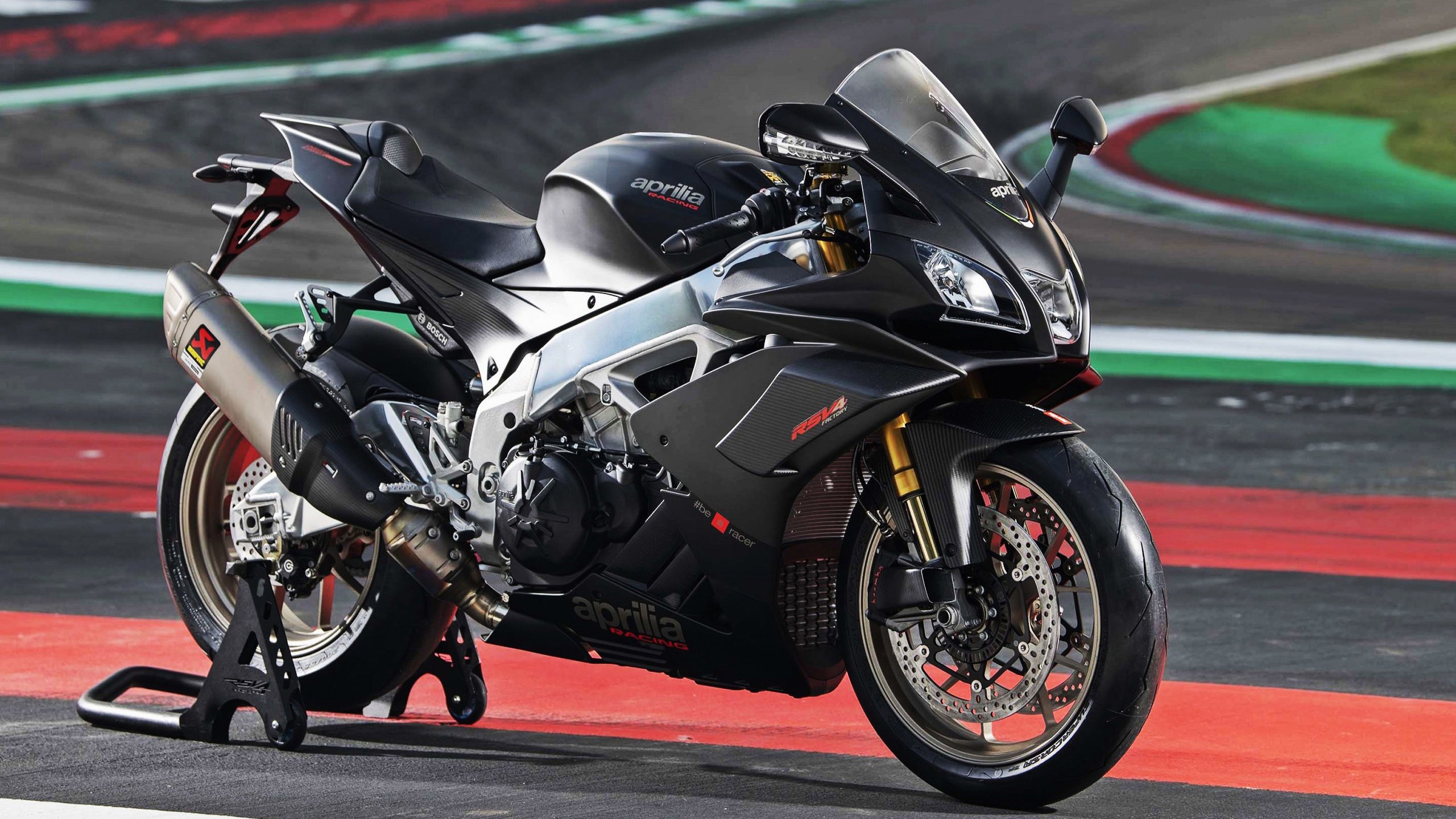 玻利维亚男篮在拉美锦标赛中奋勇拼搏，争取突破